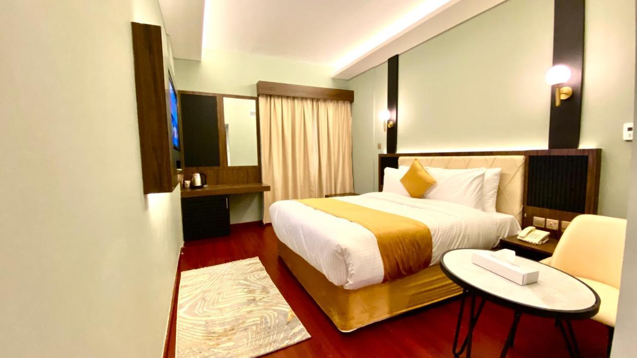 Concorde Inn Hotel Dubai Exteriör bild